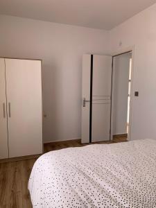 2 bd Aptmnt with pool and gym