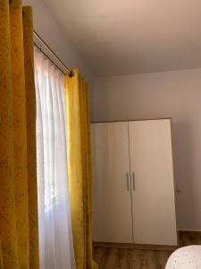 2 bd Aptmnt with pool and gym