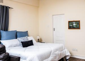 Studio Apartment C32, Louieville Near Eastpark, Kalundu