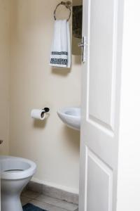 Studio Apartment C32, Louieville Near Eastpark, Kalundu