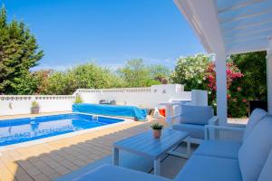 66 ADM Clara - Beautifully Renovated Villa