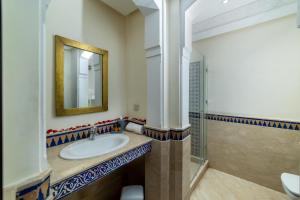 Appartement Terrace picine a cote menara mall