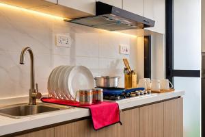 1 Bedroom Furnished Apartment in Kilimani - 2 Bathrooms, Gym & City Views