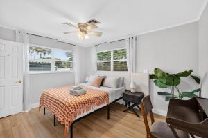 Tropical 4Bd Villa w Pool, Games & BBQ by Beach