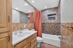 Tropical 4Bd Villa w Pool, Games & BBQ by Beach