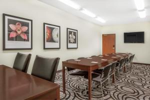 Ramada by Wyndham Carlyle