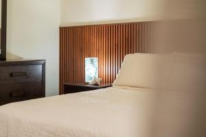 3BR Retreat with Pool, Gym & Private Beach Access in Richmond Estate