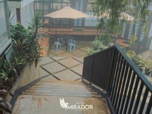 Mira-Dors Homestay
