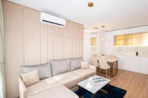 Green Hill Lux Apartments