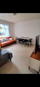 Quarto tranquilo e familiar no leblon - Quiet family room in leblon