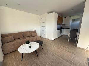 Kaunas Suburb Apartment with Terrace and Parking