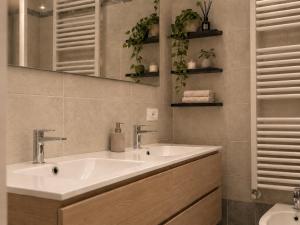 Two-room apartment with a large terrace in the Navigli area