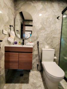 Moderno Oasis con piscina y gym en Equipetrol