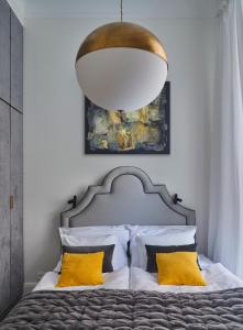 CocoVita - The Ivy Residence - Old Town & Balcony