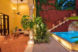 Colonial Oasis Pool 4BR Rooftop Garage