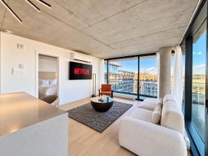 Beautiful condo Griffintown with city view