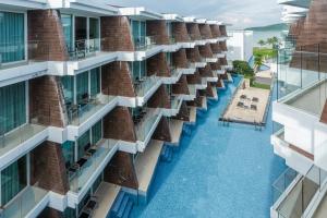 1BR Seaview Walk to Beach - Beach Front 2402