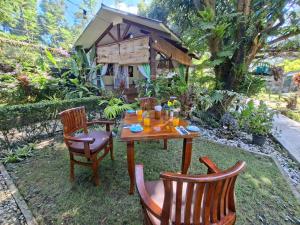 The English Filipina Secret Garden Resort