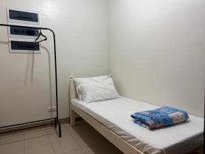 Playful Modern 2BR Seaview Pool View Next to OKADA Airports MOA