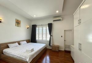 Villa Sân BBQ Rộng Khu Phương Nam