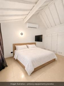 Villas del Sol Condominio, pileta a metros de la playa