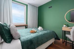 Lumina I 2BR Apart with Parking I Center I City view