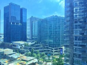 Uptown Parksuites BGC