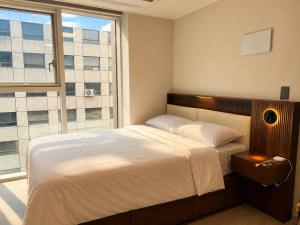 Yeouido Signity Residence 813