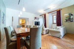Spacious & Quiet 2-Bedroom Under Prague Castle