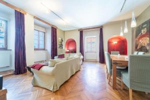 Spacious & Quiet 2-Bedroom Under Prague Castle