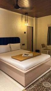 Just Inn Waves Resort Gorai Beach