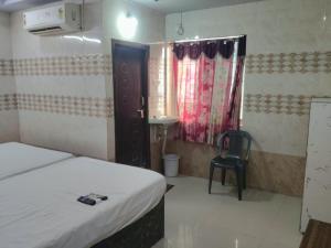 Hotel Y2 Grand Beside Prabhas College