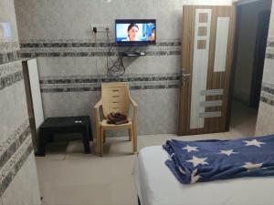 Hotel Y2 Grand Beside Prabhas College
