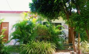 Sunnydale Apartelle -Room Accommodation near Calatagan Beach Resorts