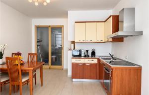 2 Bedroom Amazing Apartment In Banjole