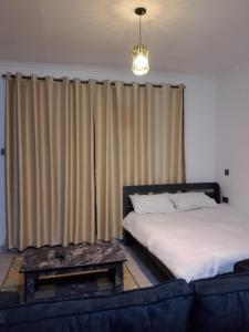 Cosy fully furnished studio to let in kibiko