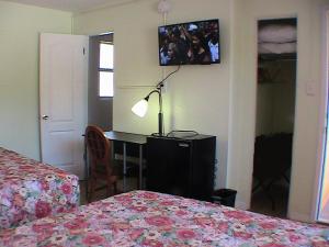 At Home Express Tangerine Inn