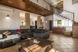 Villa Mangas by Villa Select