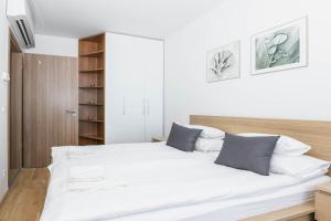 Elisabeth Downtown Apartments by FirstHost