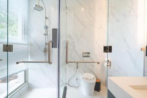 Decorated in a modern and simplistic!
