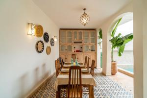 Riad White Cactus