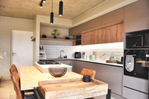 Rustic Hills #1 Luxury Self-Catering SEL01833