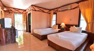 Koh Ngai Resort