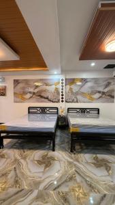 VAM Travel & Stays