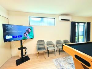 Max 12 people 10min drive from Fukuoka Airport Entire newly built 3LDK house 2 Houses Different Interiors 2 car parks