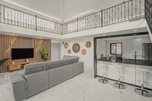 Sunset Villa