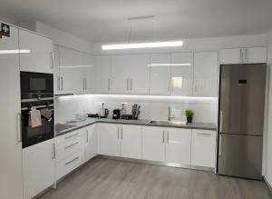 Spacious 2BR 6 Guests near Acropolis & 2 min to Syngrou Fix Metro