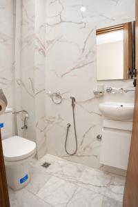 Stylish Modern Duplex with Private Terrace-Maarif