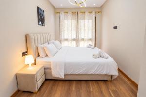 Stylish Modern Duplex with Private Terrace-Maarif