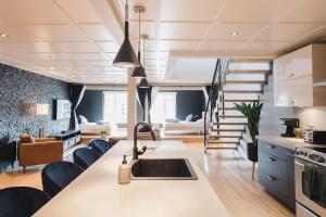 Limoilou - Penthouse with private rooftop terrace